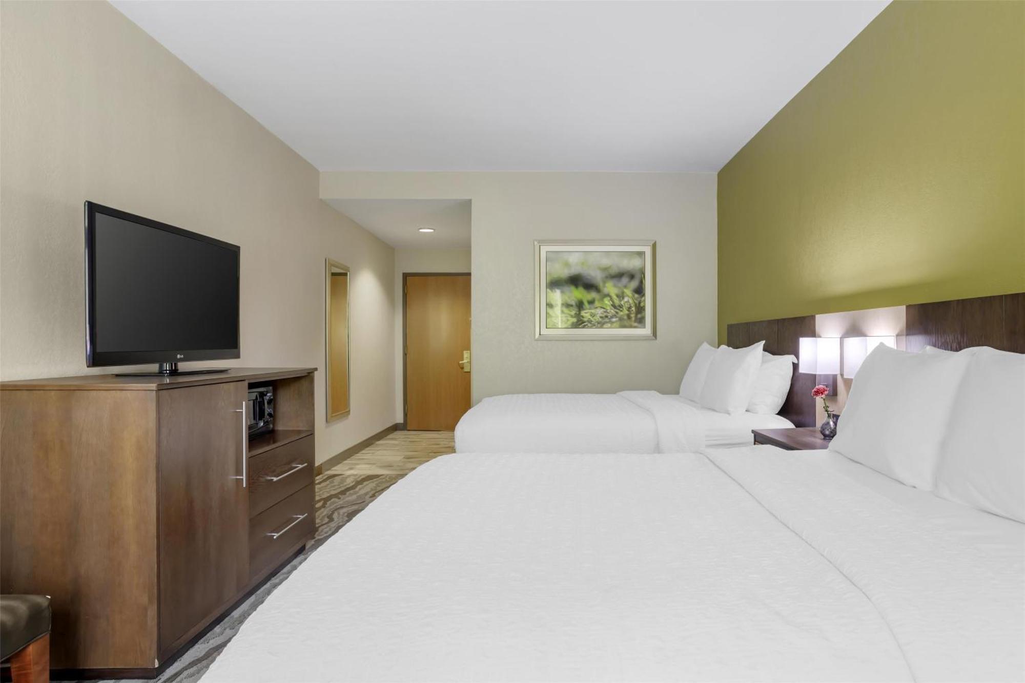Western River Escape Sylva / Hotel 3*