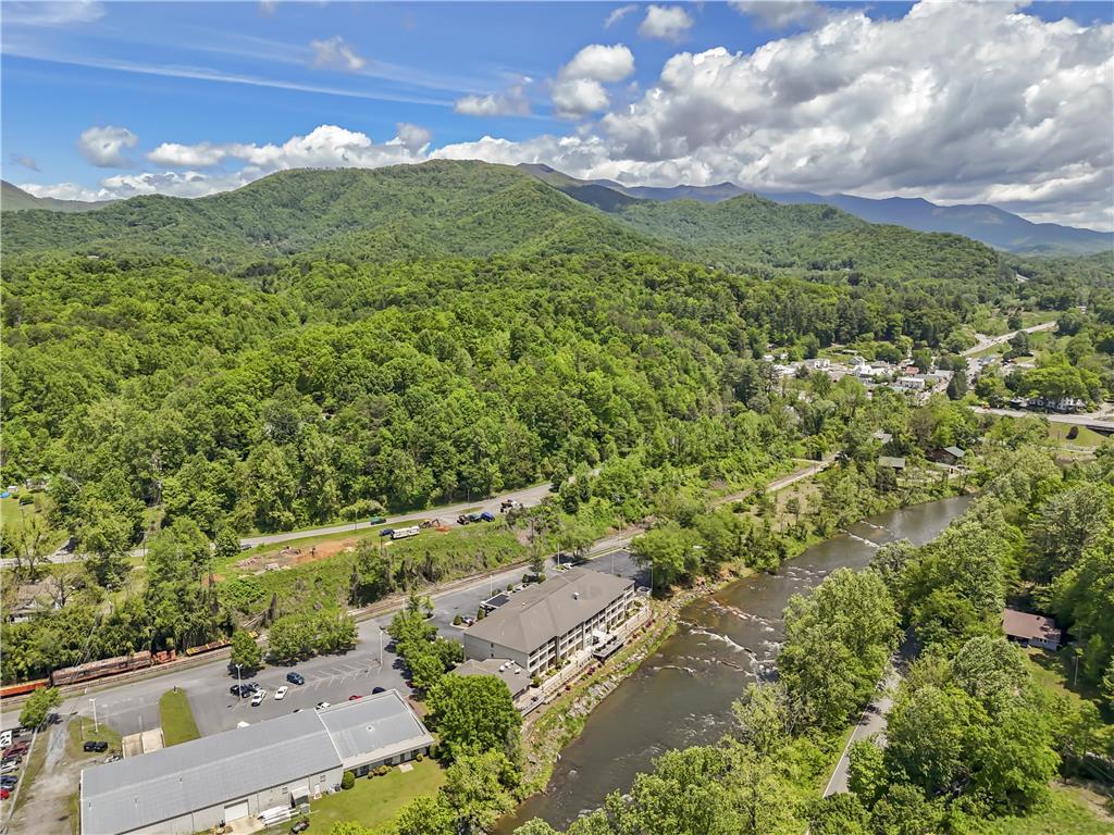 Western River Escape Sylva / Dillsboro