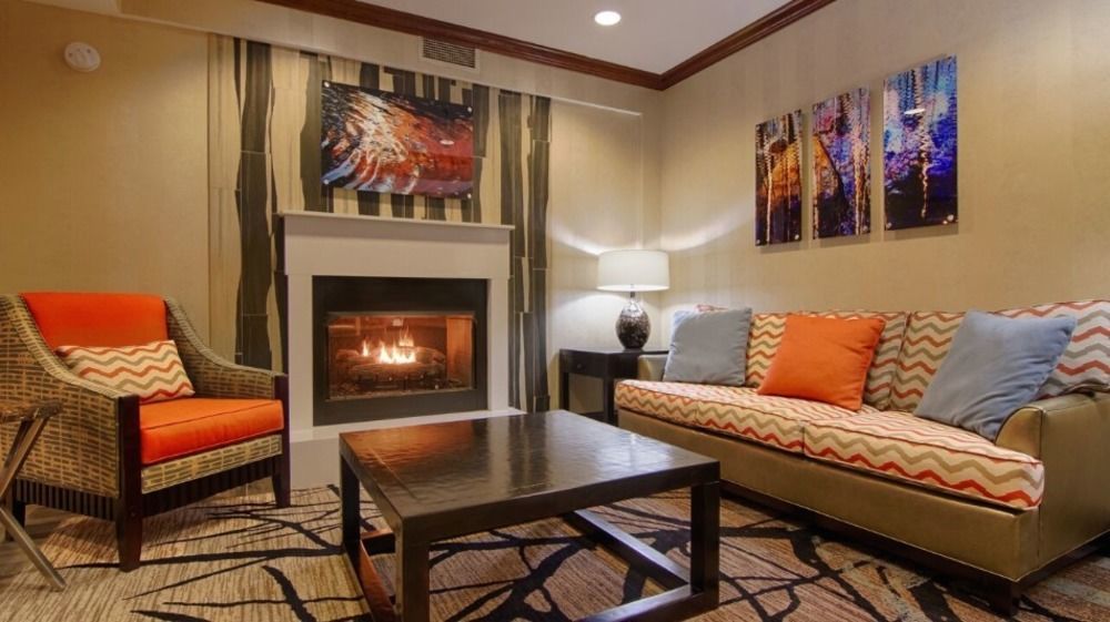 Western River Escape Sylva / Hotel Dillsboro