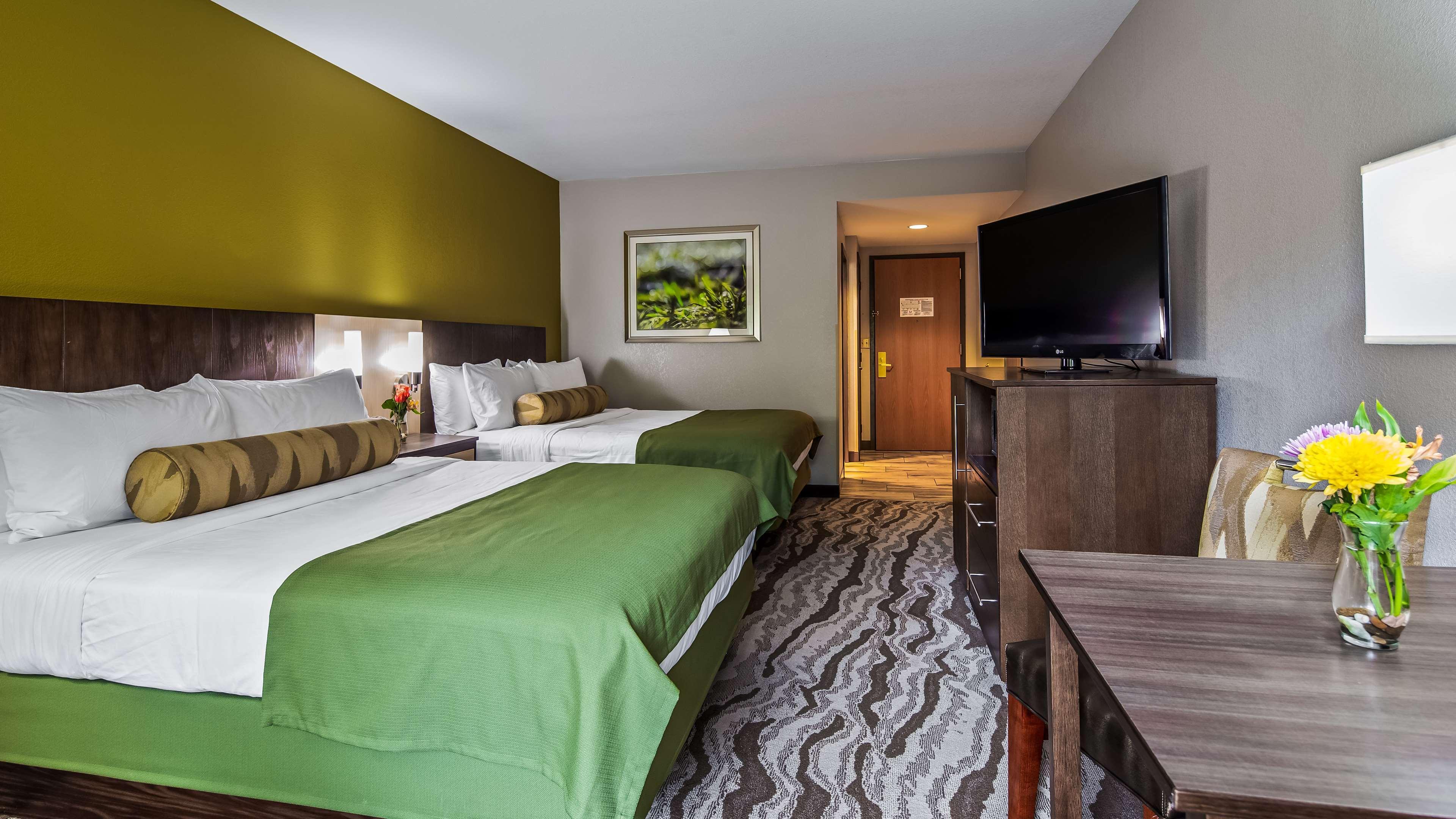 Western River Escape Sylva / Hotel