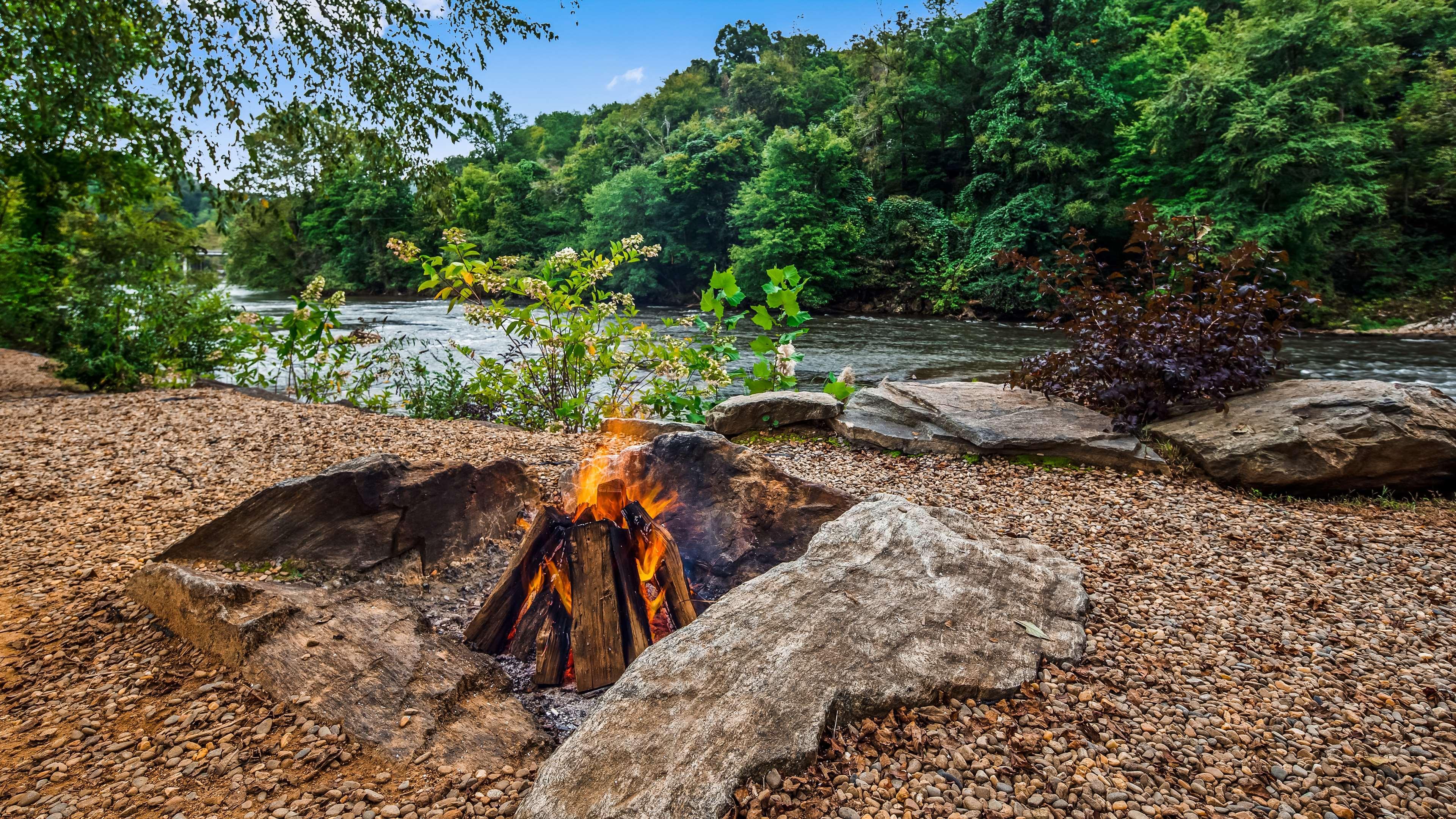 Western River Escape Sylva / Dillsboro
