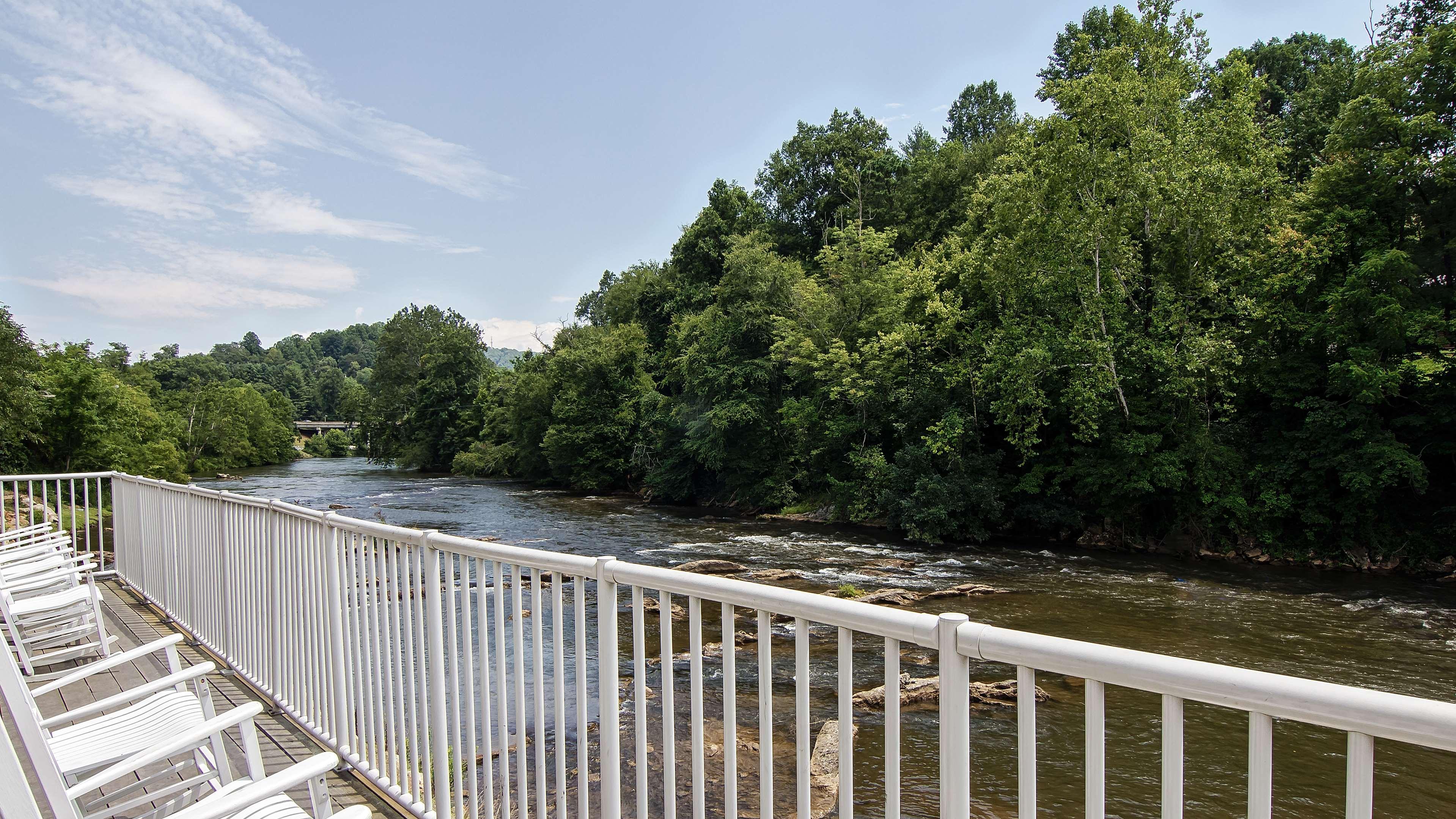 Hotel Western River Escape Sylva /