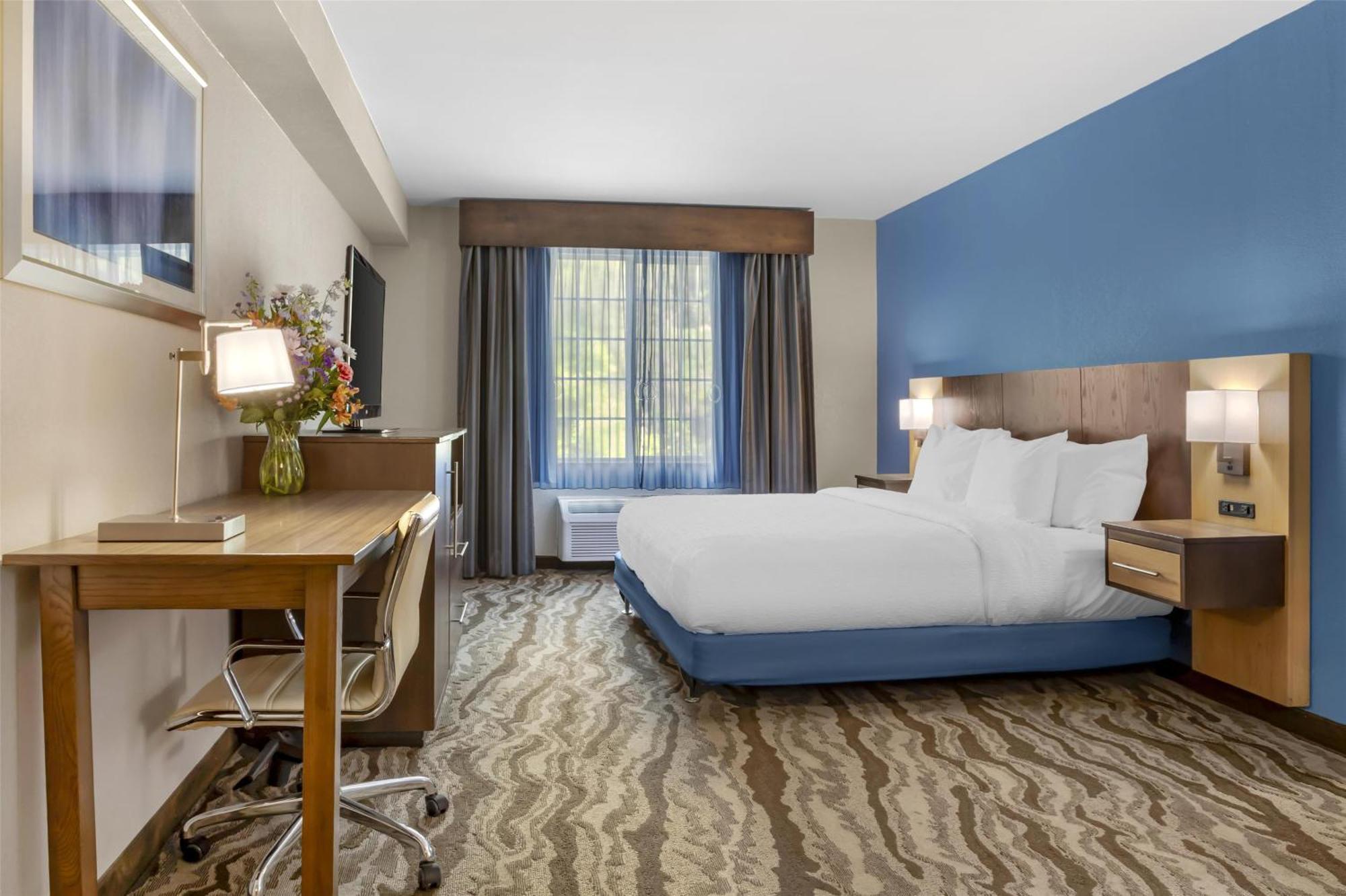 Hotel Western River Escape Sylva / 3*