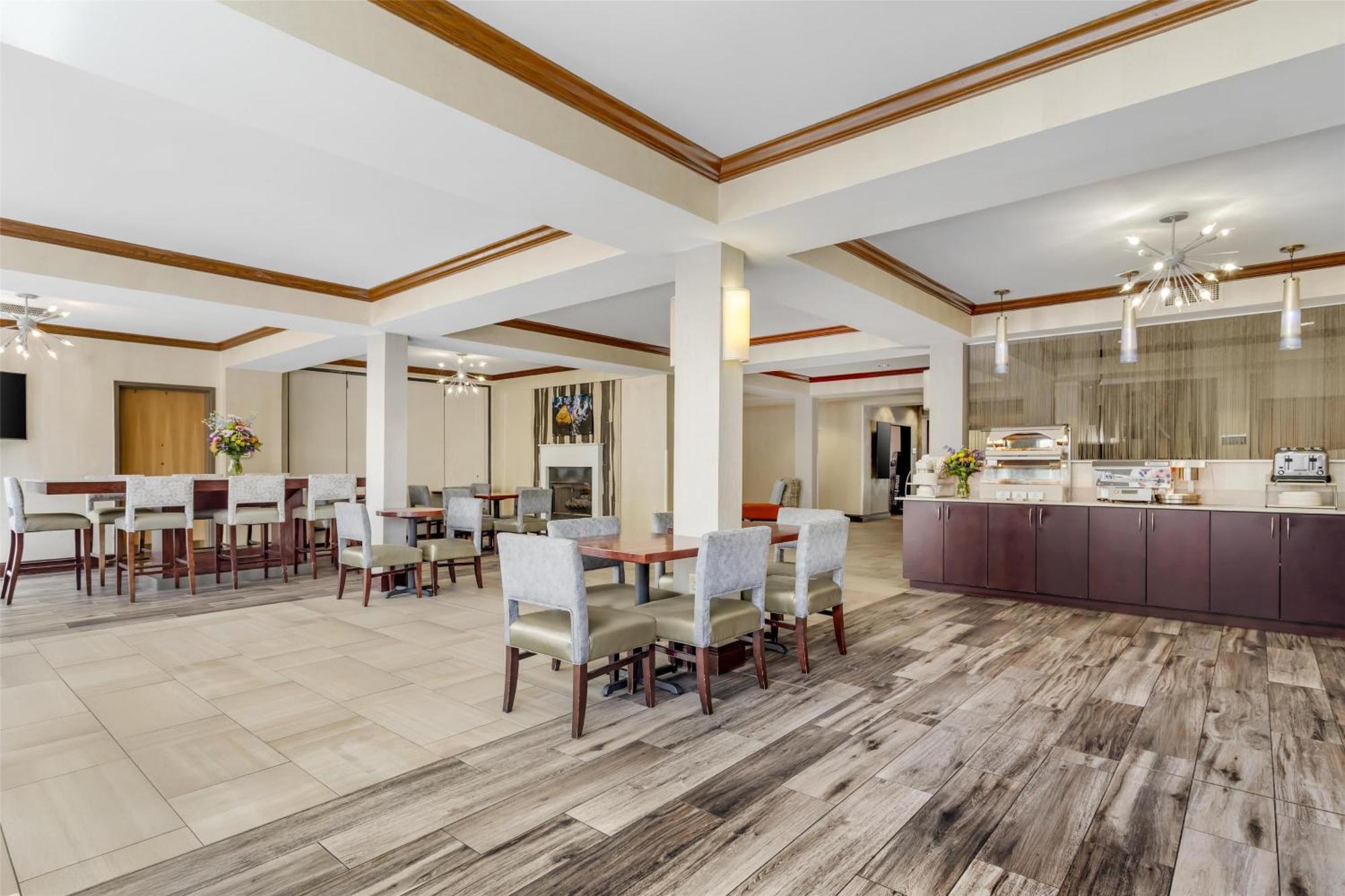 Western River Escape Sylva / Hotel 3*